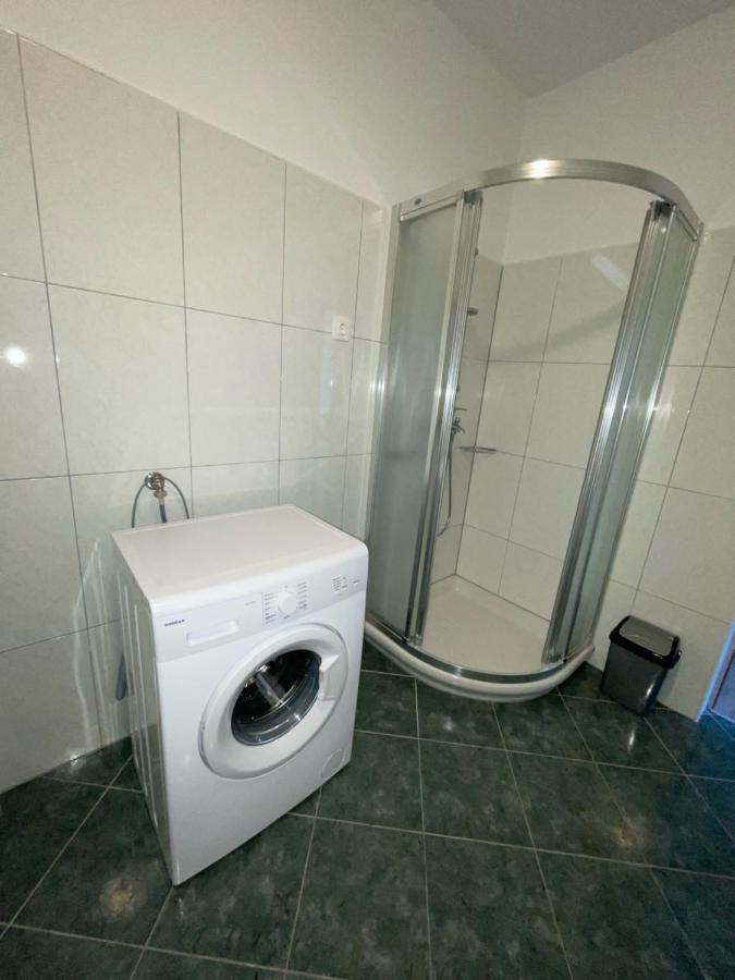 Apartman Varea Ližnjan Exteriér fotografie
