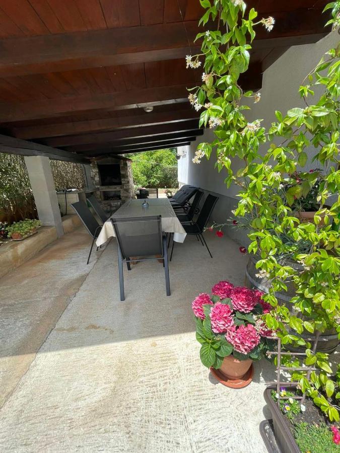 Apartman Varea Ližnjan Exteriér fotografie